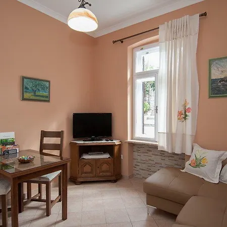 Apartman Salona *